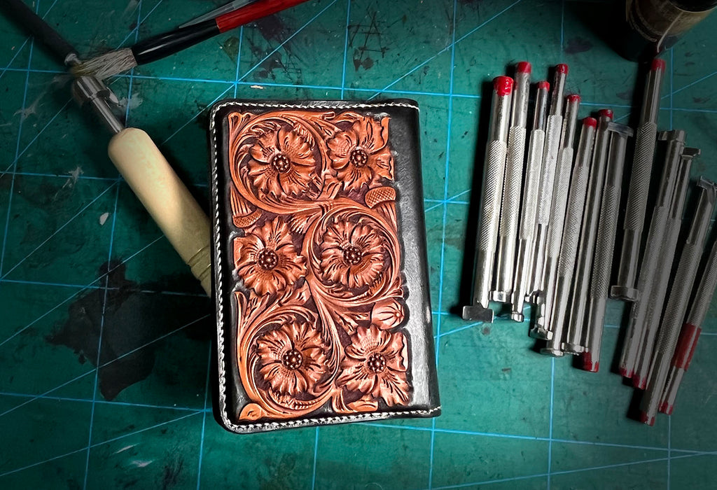 Leather carving pattern and structural pattern of passport cover