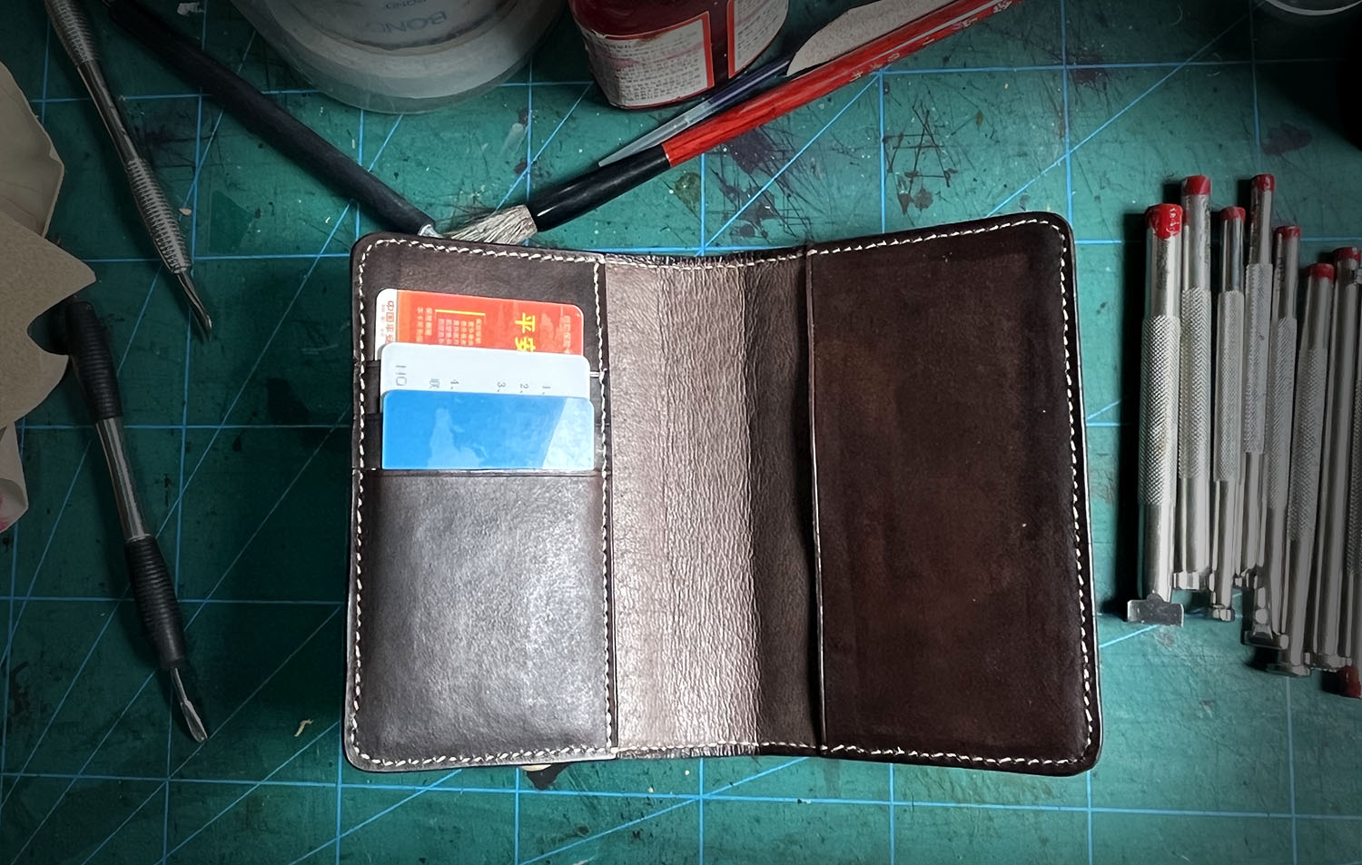 Leather carving pattern and structural pattern of passport cover